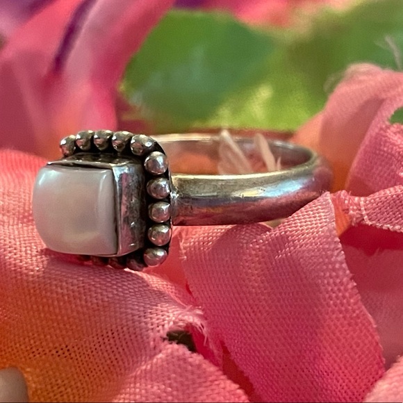 Silpada Mother of Pearl button framed Sterling Silver Ring R1617 - Picture 4 of 15